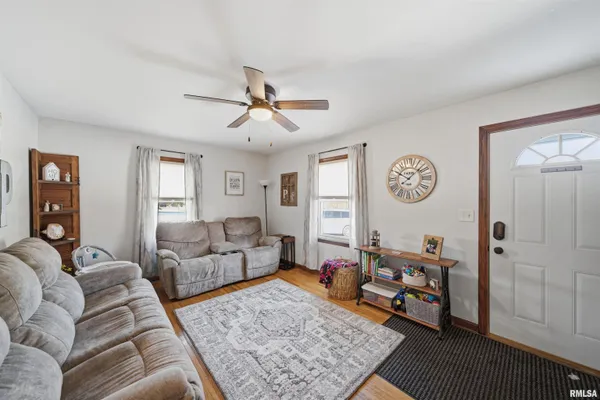 $210,000 | 218 Timberlan Road, Metamora, IL 61548