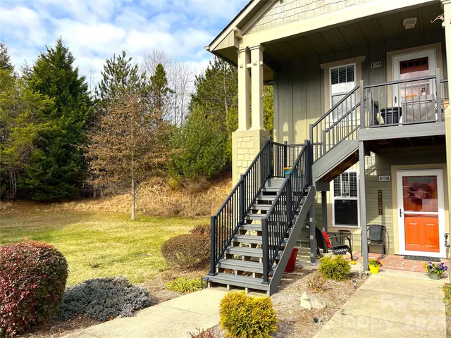 $300,000 | 1501 Deermouse Way, Hendersonville, NC 28792