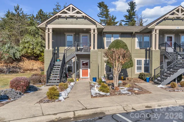 $299,999 | 1501 Deermouse Way, Hendersonville, NC 28792