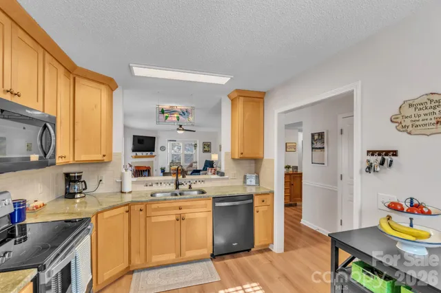 $299,999 | 1501 Deermouse Way, Hendersonville, NC 28792