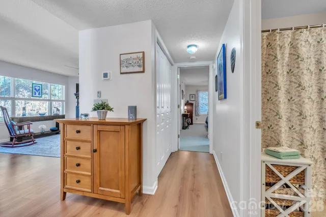 $299,999 | 1501 Deermouse Way, Hendersonville, NC 28792