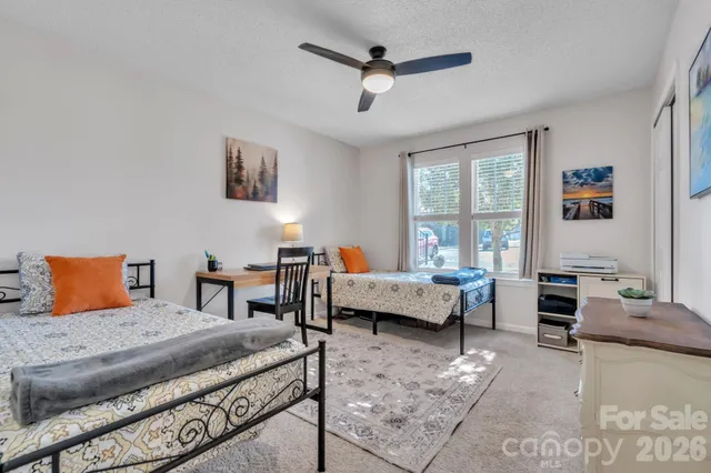 $299,999 | 1501 Deermouse Way, Hendersonville, NC 28792