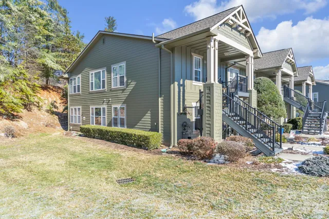 $299,999 | 1501 Deermouse Way, Hendersonville, NC 28792