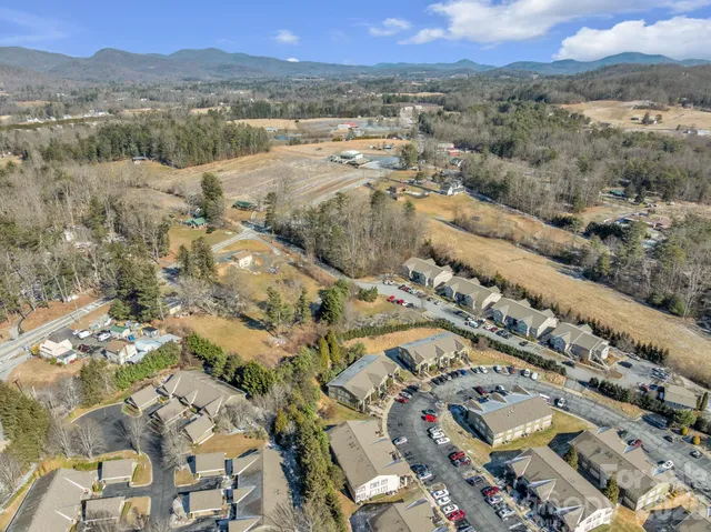 $299,999 | 1501 Deermouse Way, Hendersonville, NC 28792