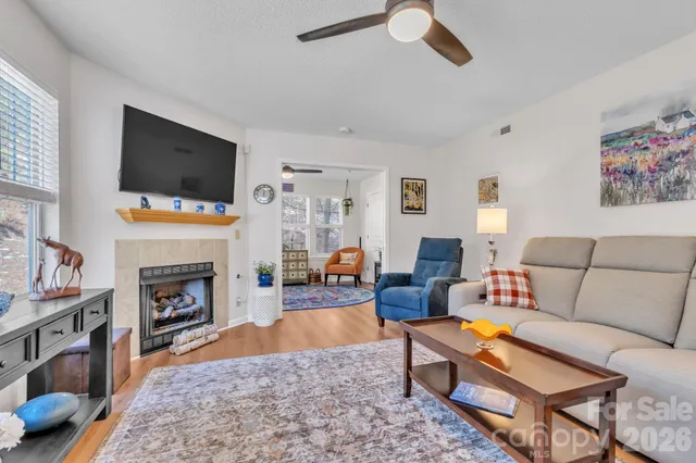 $299,999 | 1501 Deermouse Way, Hendersonville, NC 28792