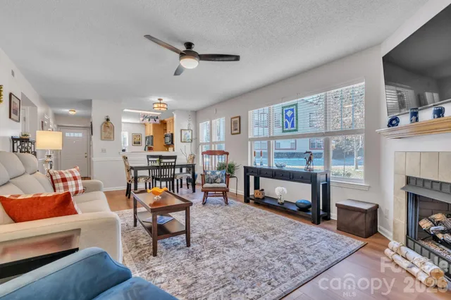 $299,999 | 1501 Deermouse Way, Hendersonville, NC 28792