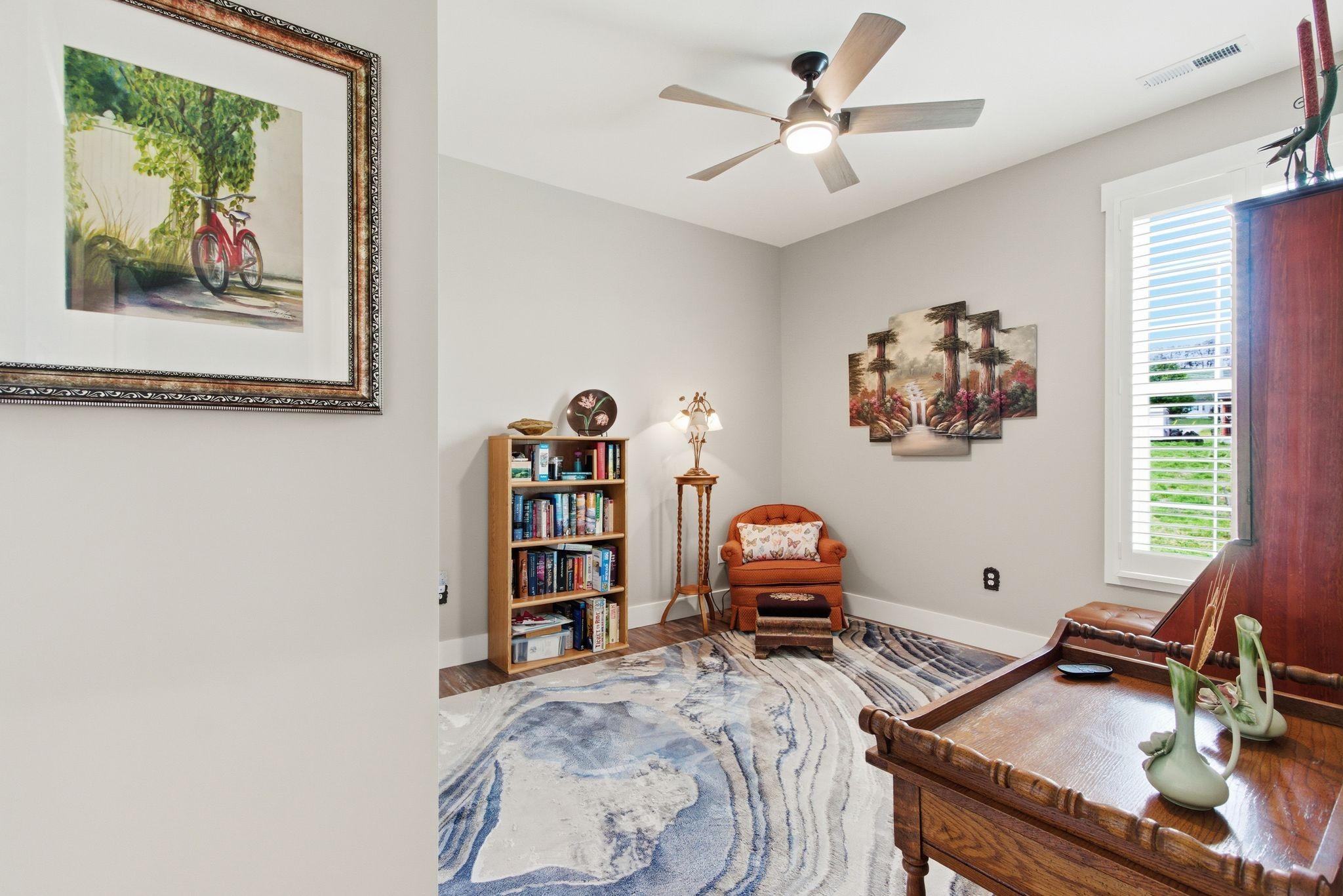 2705 Mc Connell Road Cornersville, TN 37047 - Photo 30 of 41 a bedroom with furniture and a book shelf