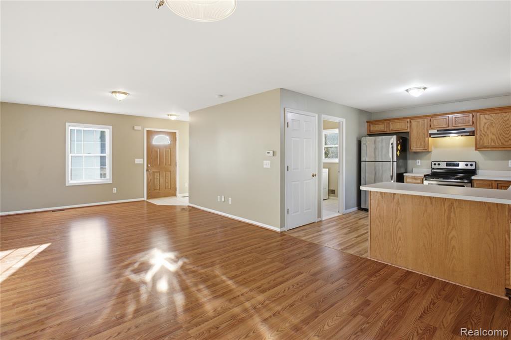 4118 Devon Road Royal Oak, MI 48073 - Photo 8 of 25