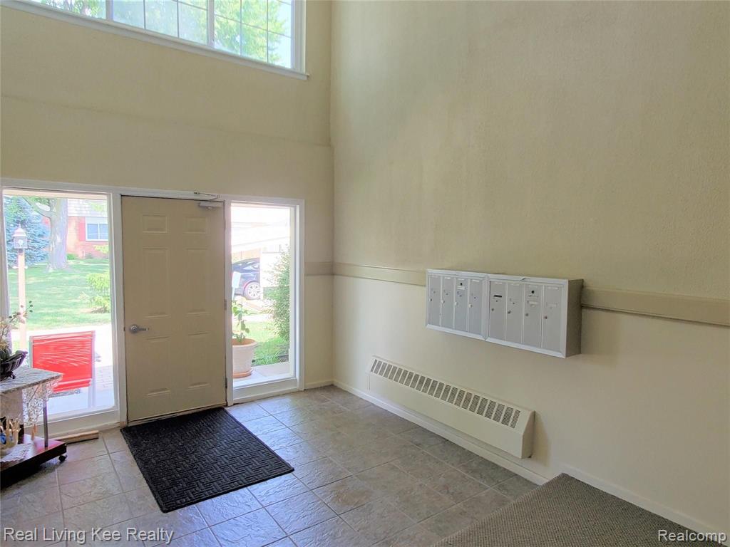 711 West Maple Road Clawson, MI 48017 - Photo 2 of 18