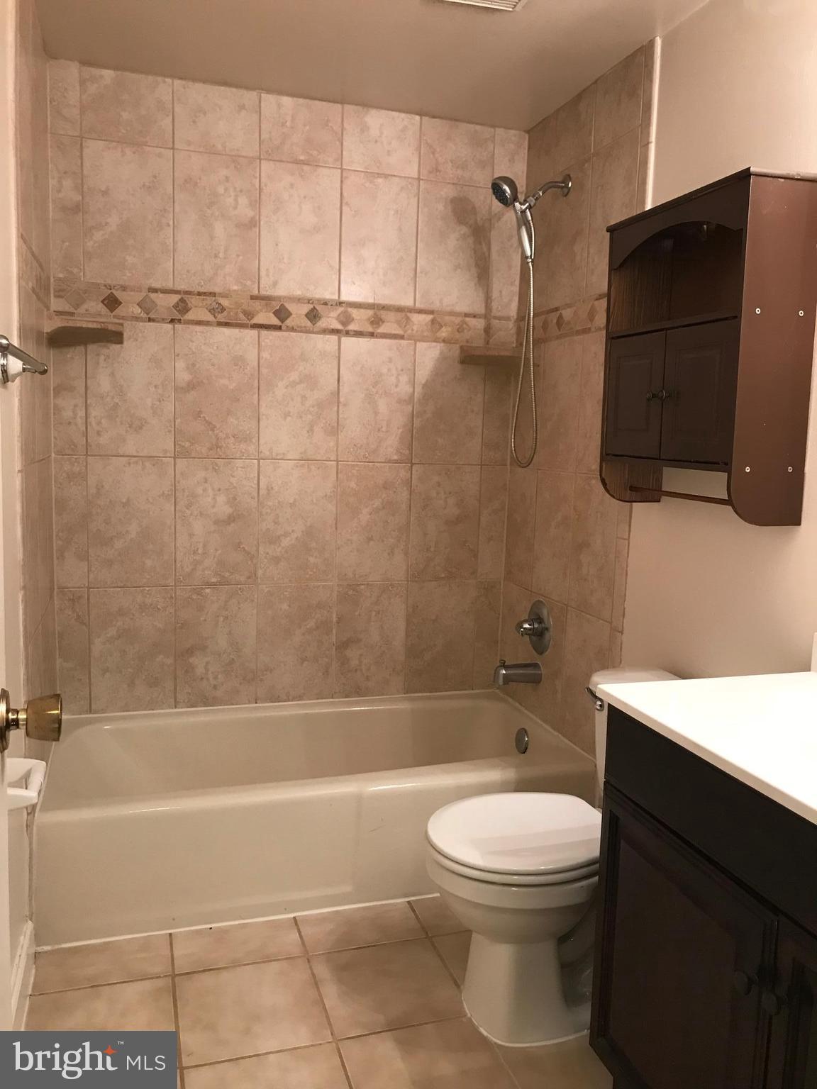 3020 Seminole Road Woodbridge, VA 22192 - Photo 14 of 30 Upper Level Hall Bathroom
