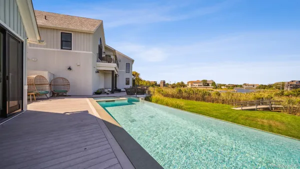 $40,000 | 102-92 Dune Road, Westhampton Beach, NY 11978