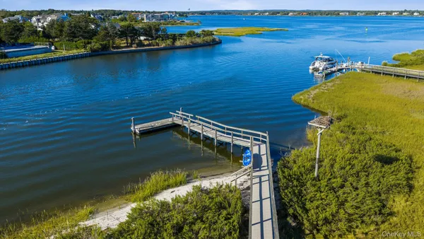 $40,000 | 102-92 Dune Road, Westhampton Beach, NY 11978