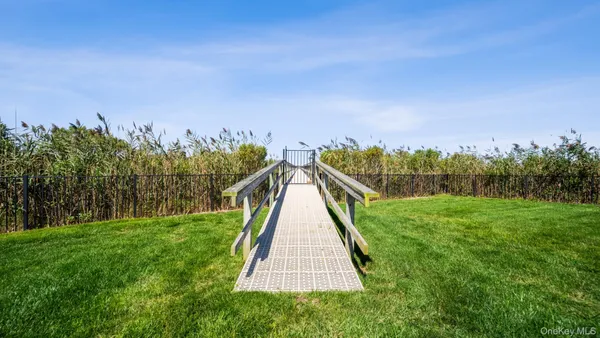 $40,000 | 102-92 Dune Road, Westhampton Beach, NY 11978