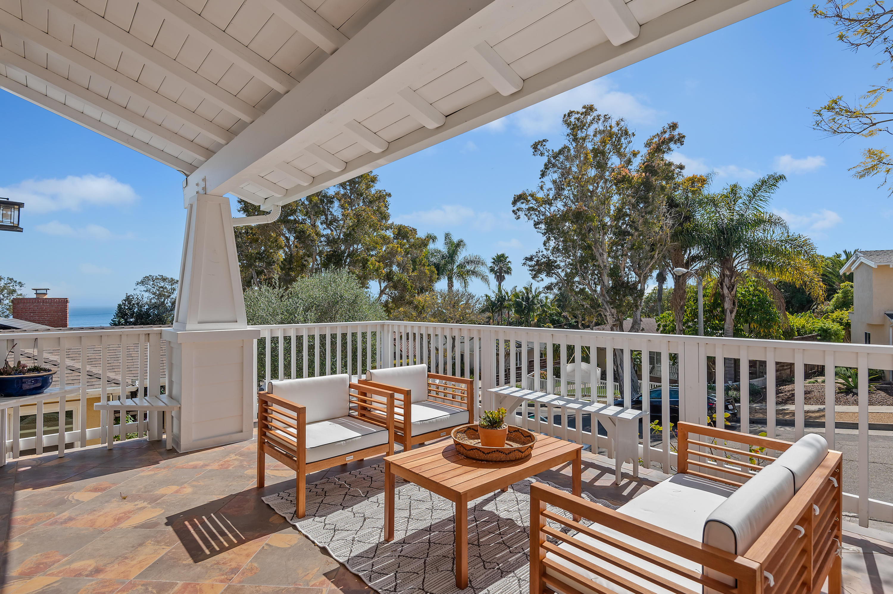 434 Terrace Road Santa Barbara, CA 93109 - Photo 1 of 31 04 - Front Patio