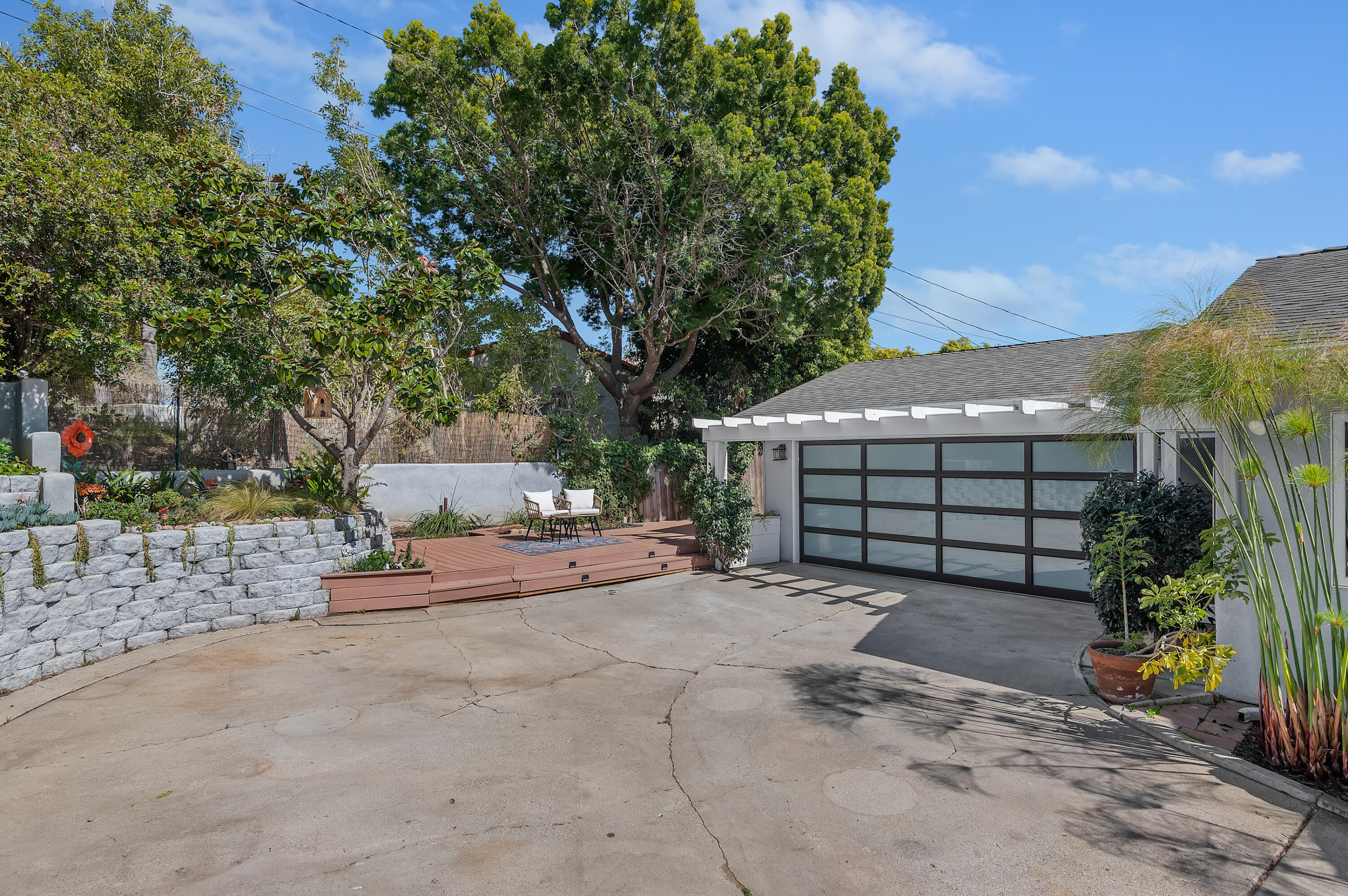 434 Terrace Road Santa Barbara, CA 93109 - Photo 28 of 31 28 - Driveway