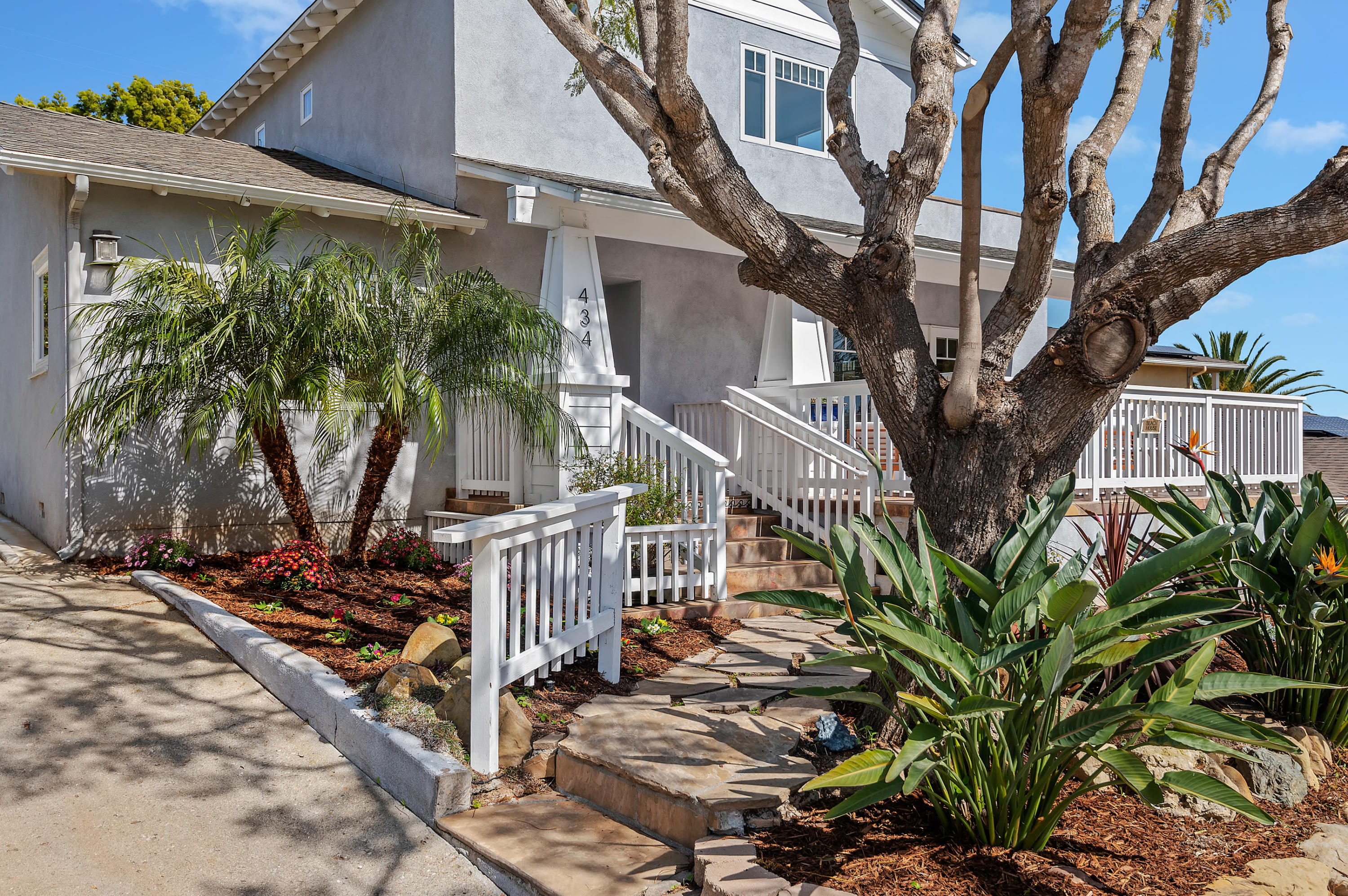 434 Terrace Road Santa Barbara, CA 93109 - Photo 4 of 31 03 - Front Entrance