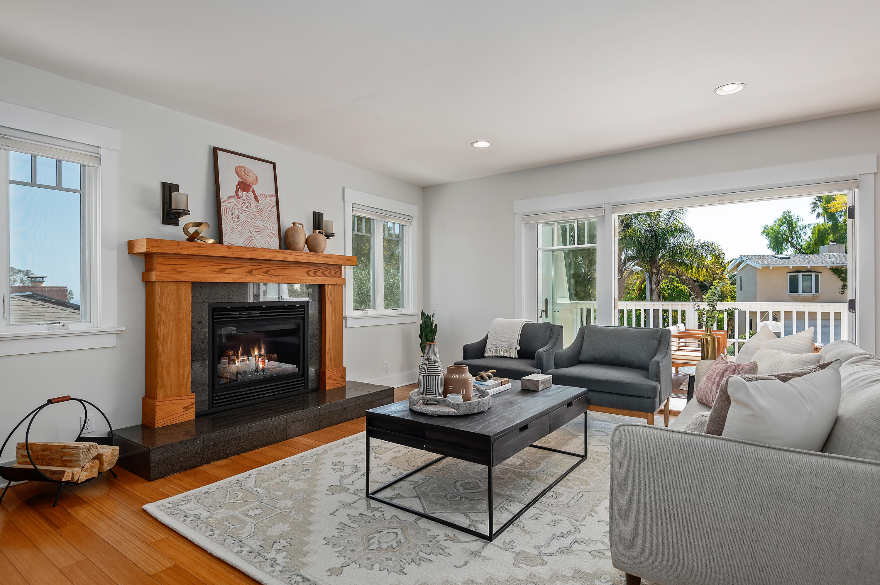 434 Terrace Road Santa Barbara, CA 93109 - Photo 7 of 31 07 - Living Room