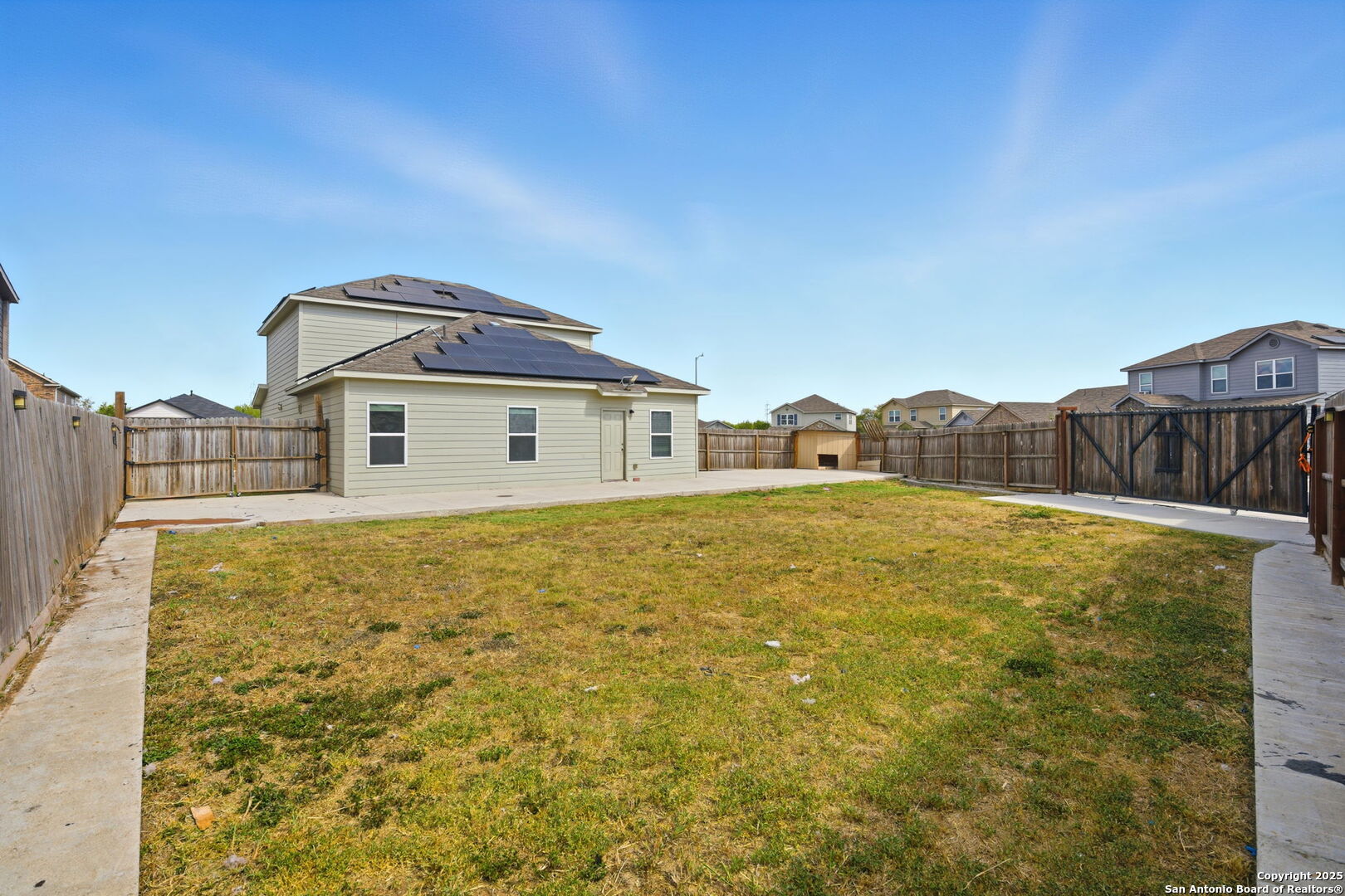 7338 Storm Moon Converse, TX 78109 - Photo 30 of 31 a bathroom with a sink and a bathtub