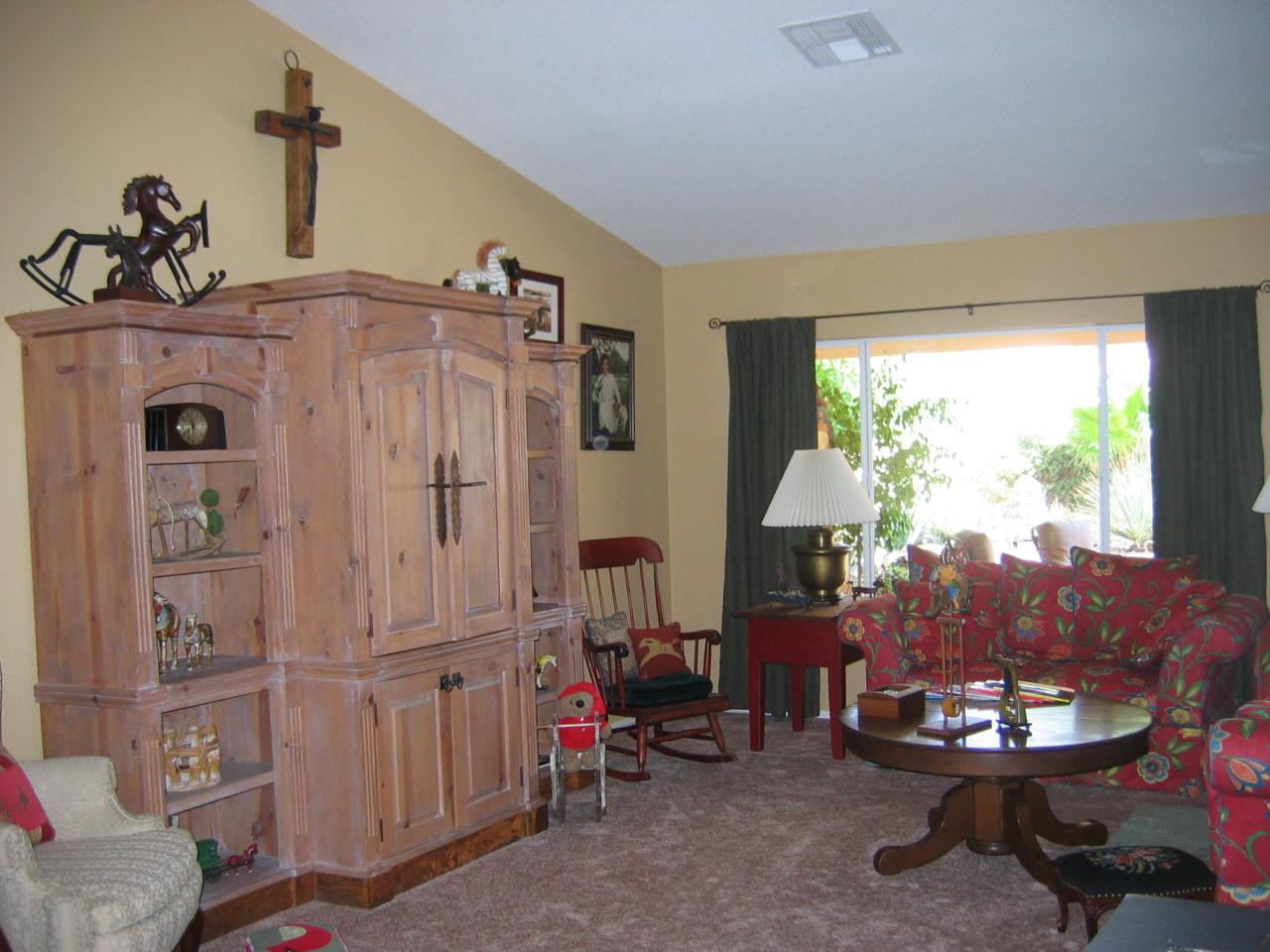 15334 Piccadilly Road Goodyear, AZ 85395 - Photo 7 of 10 Living room