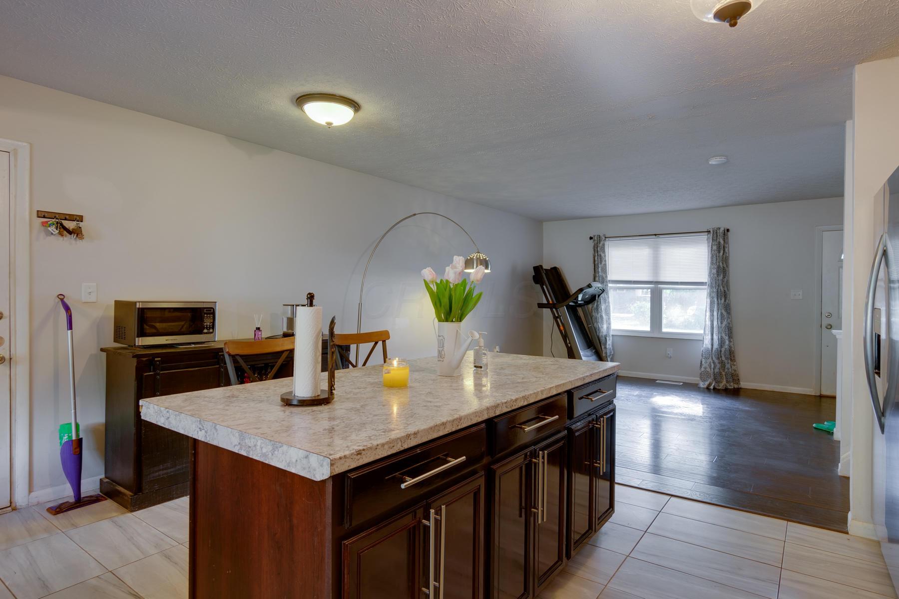 676 Hines Road Columbus, OH 43230 - Photo 11 of 29