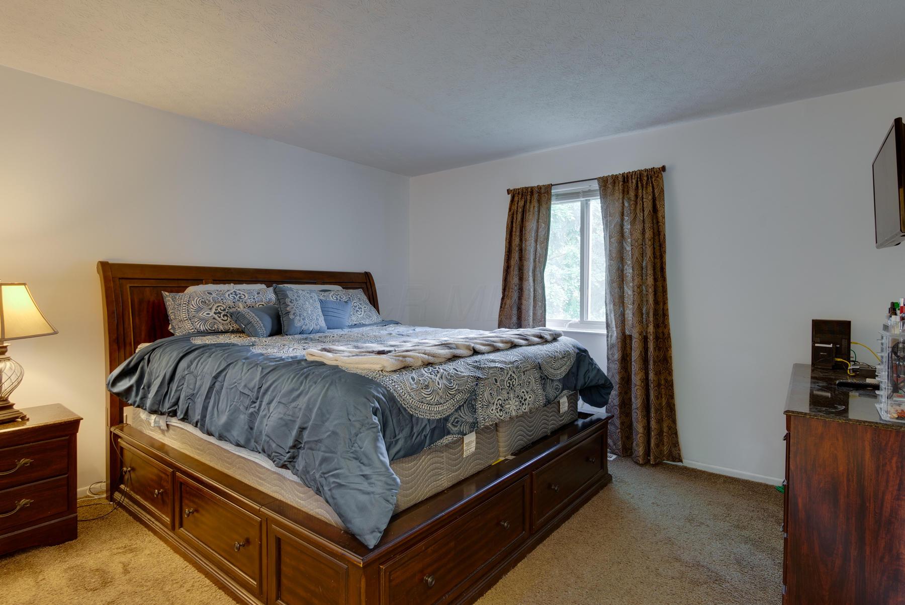 676 Hines Road Columbus, OH 43230 - Photo 12 of 29