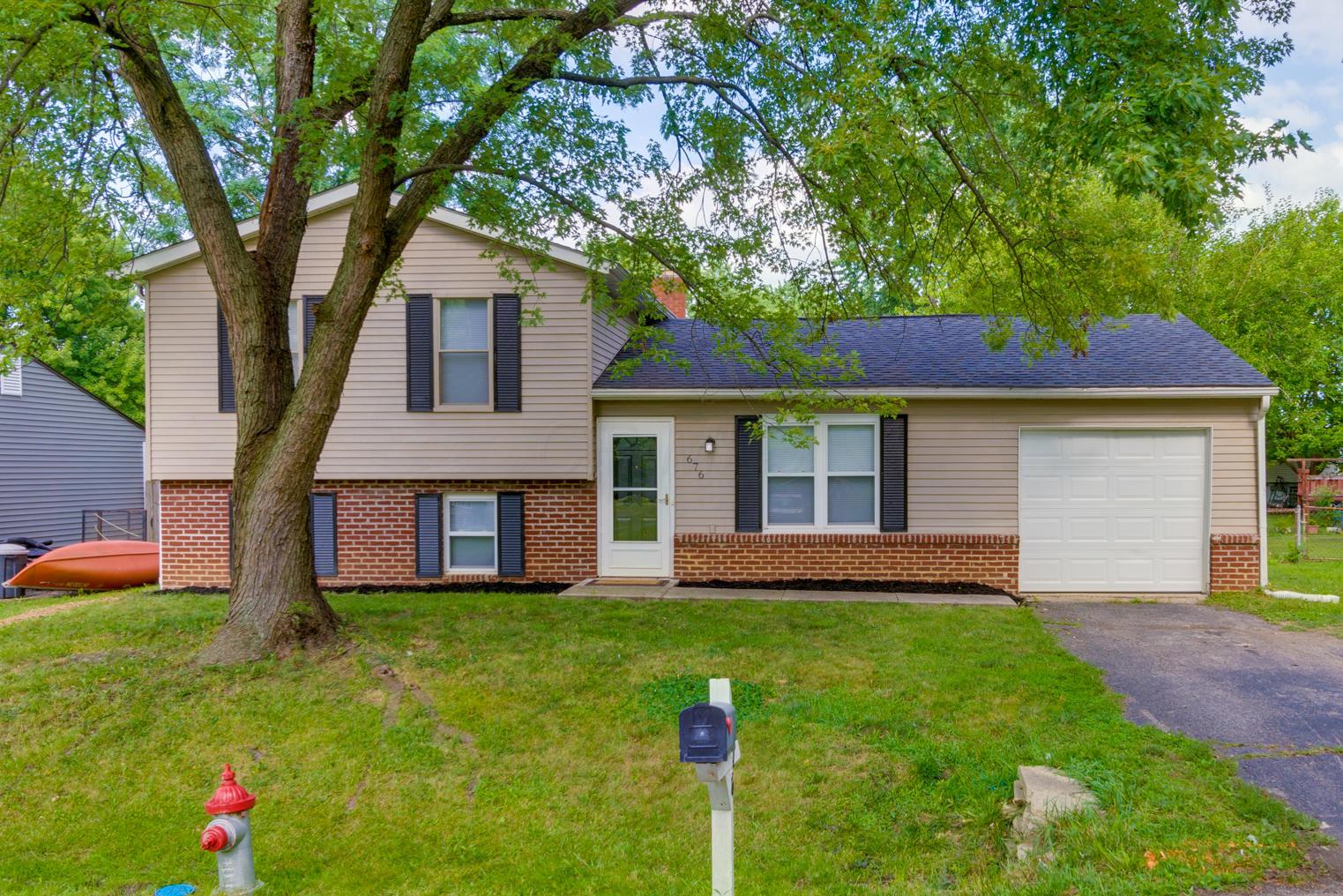 676 Hines Road Columbus, OH 43230 - Photo 2 of 29