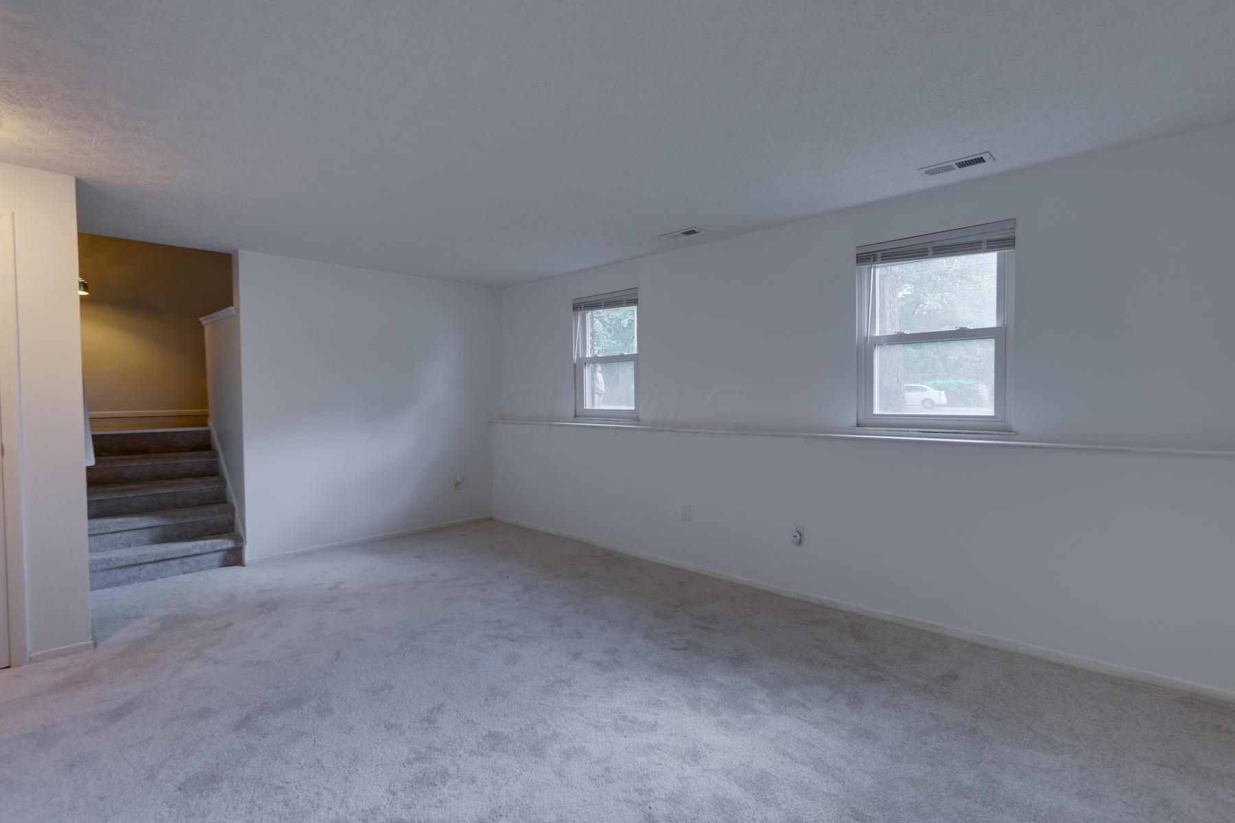 676 Hines Road Columbus, OH 43230 - Photo 21 of 29