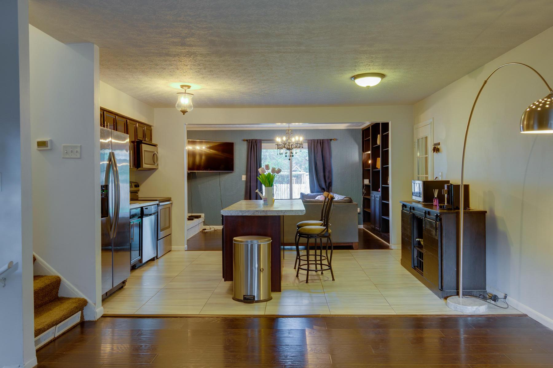 676 Hines Road Columbus, OH 43230 - Photo 4 of 29