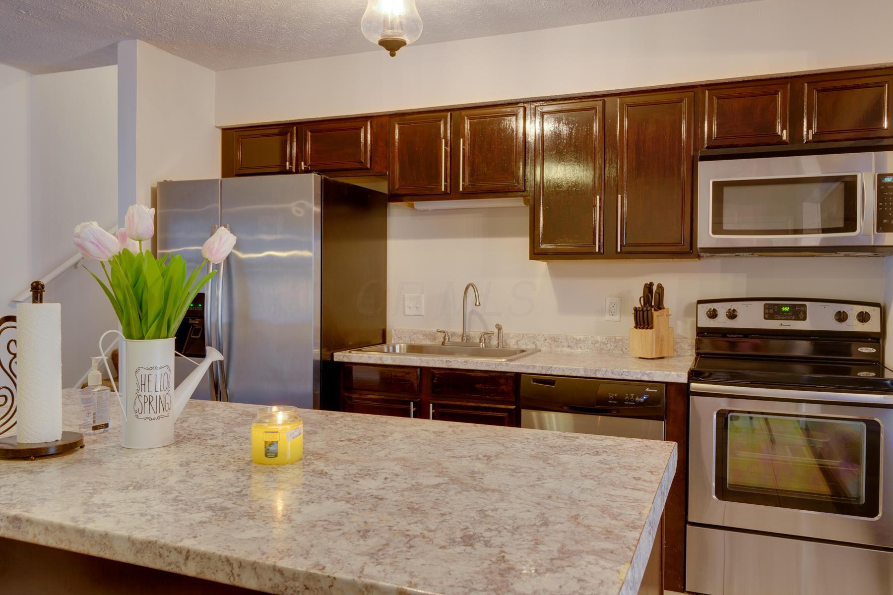 676 Hines Road Columbus, OH 43230 - Photo 9 of 29