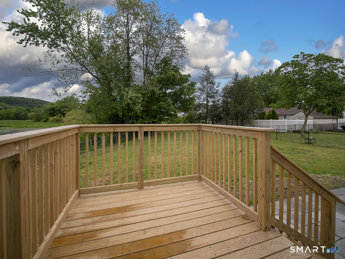 6 Warren Road Woodbridge, CT 06525 - Photo 13 of 35