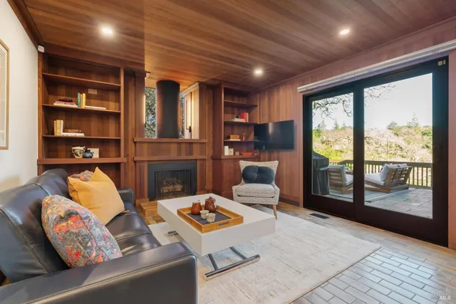 $3,300,000 | 14 Oak Grove Way, Napa, CA 94559