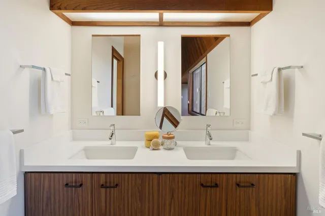 $3,300,000 | 14 Oak Grove Way, Napa, CA 94559