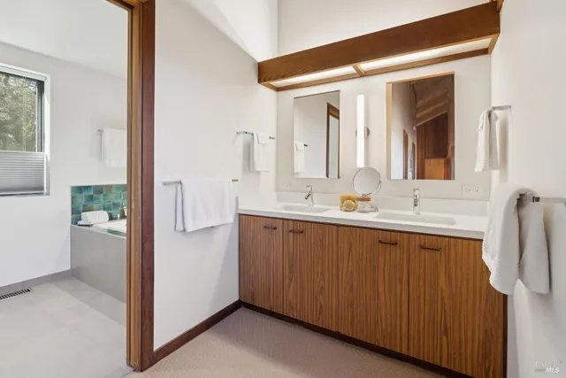 $3,300,000 | 14 Oak Grove Way, Napa, CA 94559