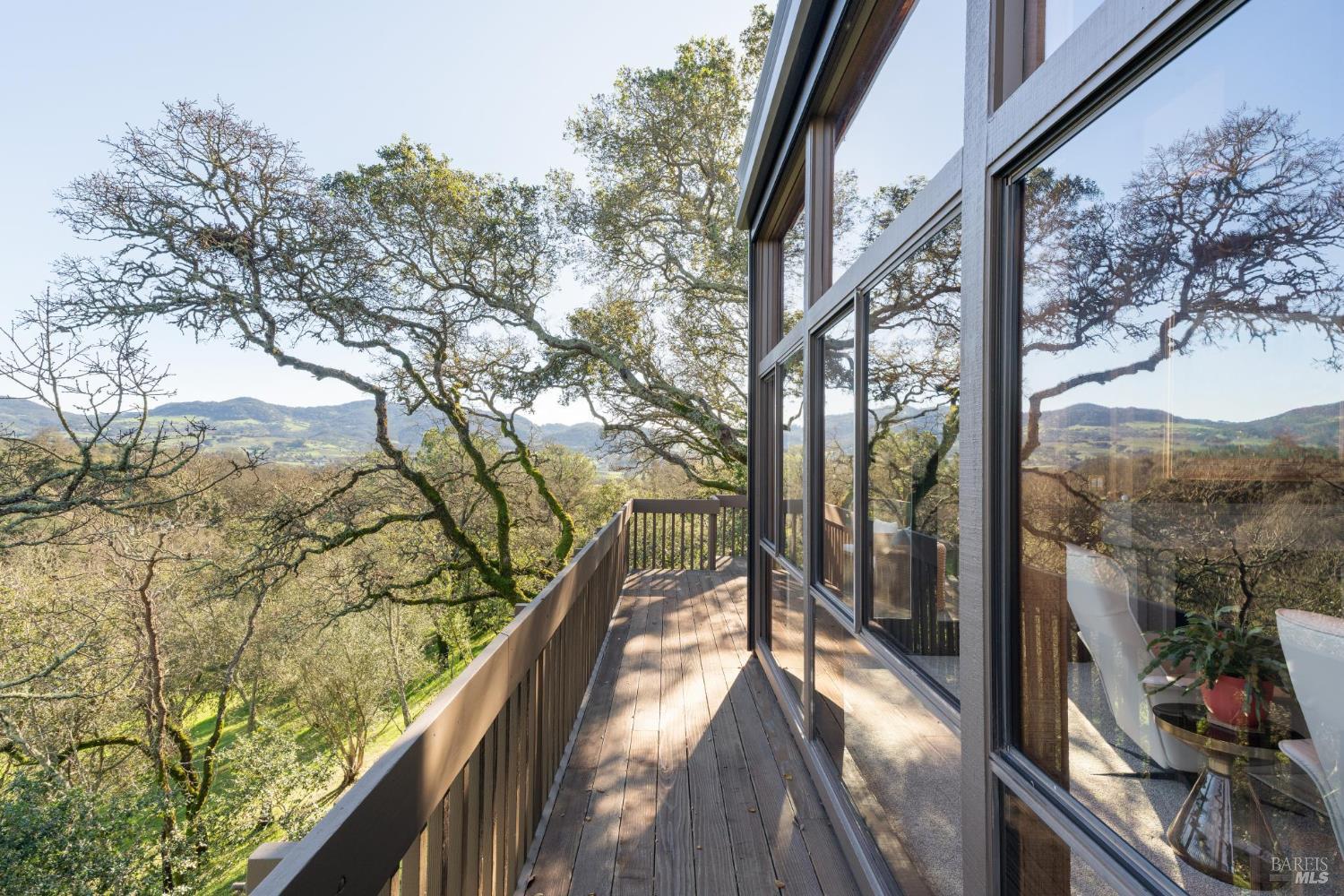 14 Oak Grove Way Napa, CA 94559 - Photo 5 of 56