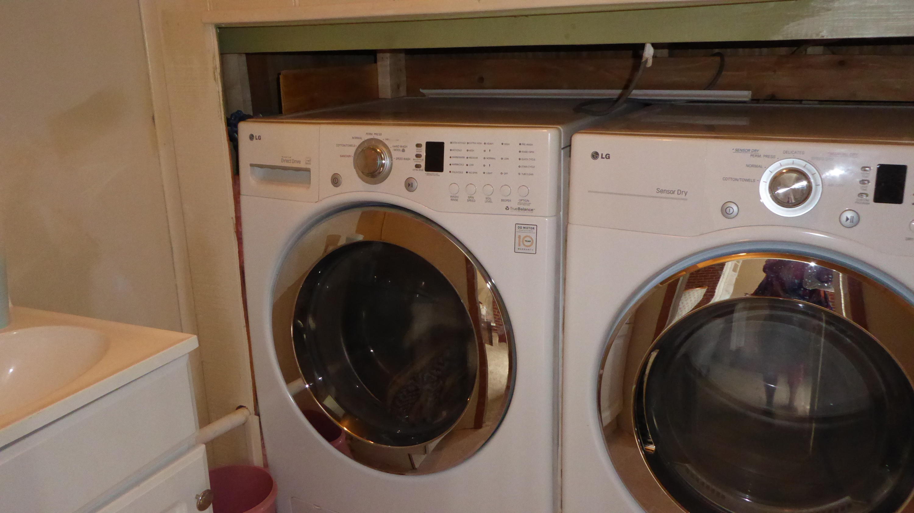 57 Horsley Road Bassett, VA 24055 - Photo 8 of 37 9 Half Bath & Laundry