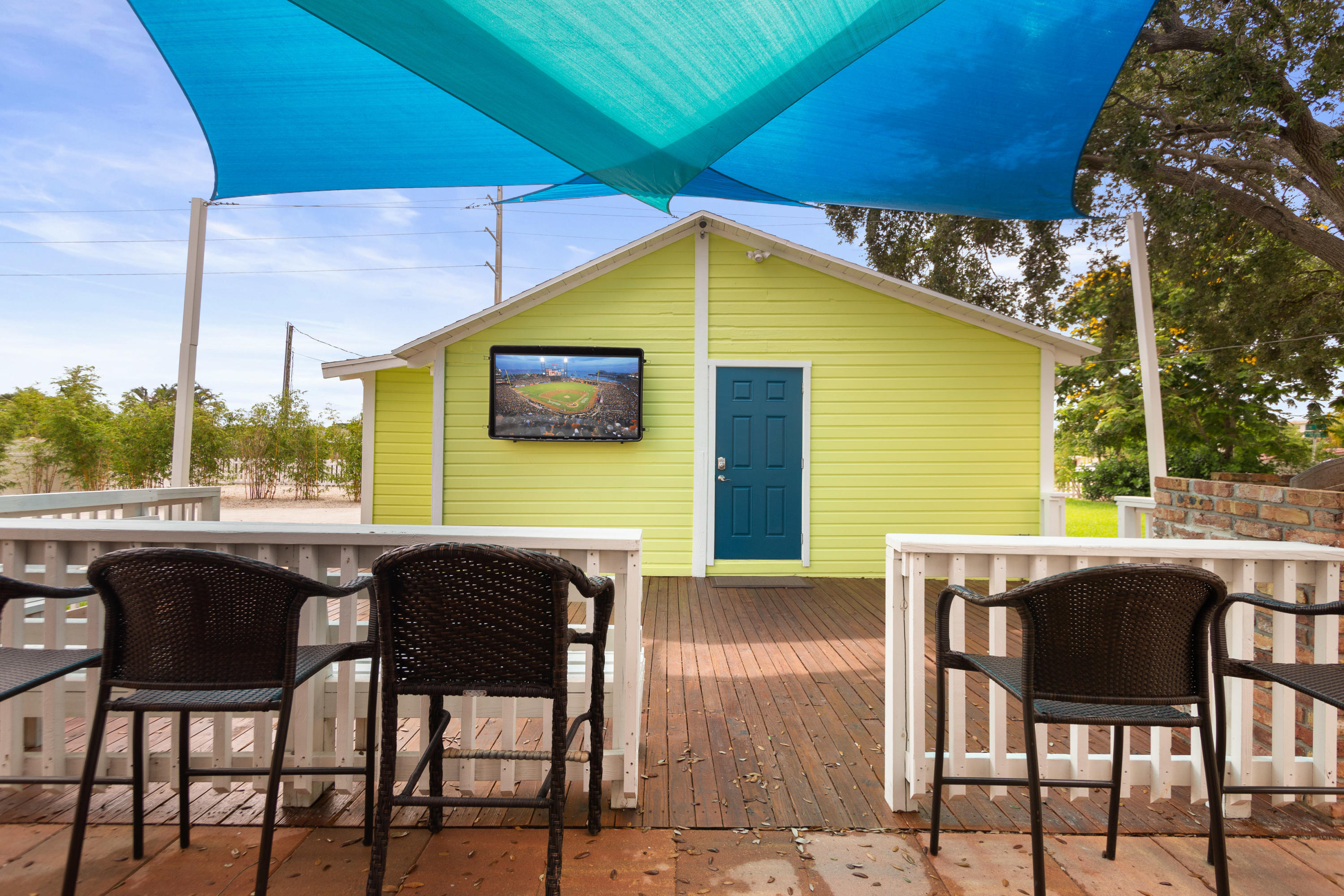 214 Southwest 2nd Avenue Boca Raton, FL 33432 - Photo 17 of 23 214 Sw 2nd Ave ext seating area 4 pic 21