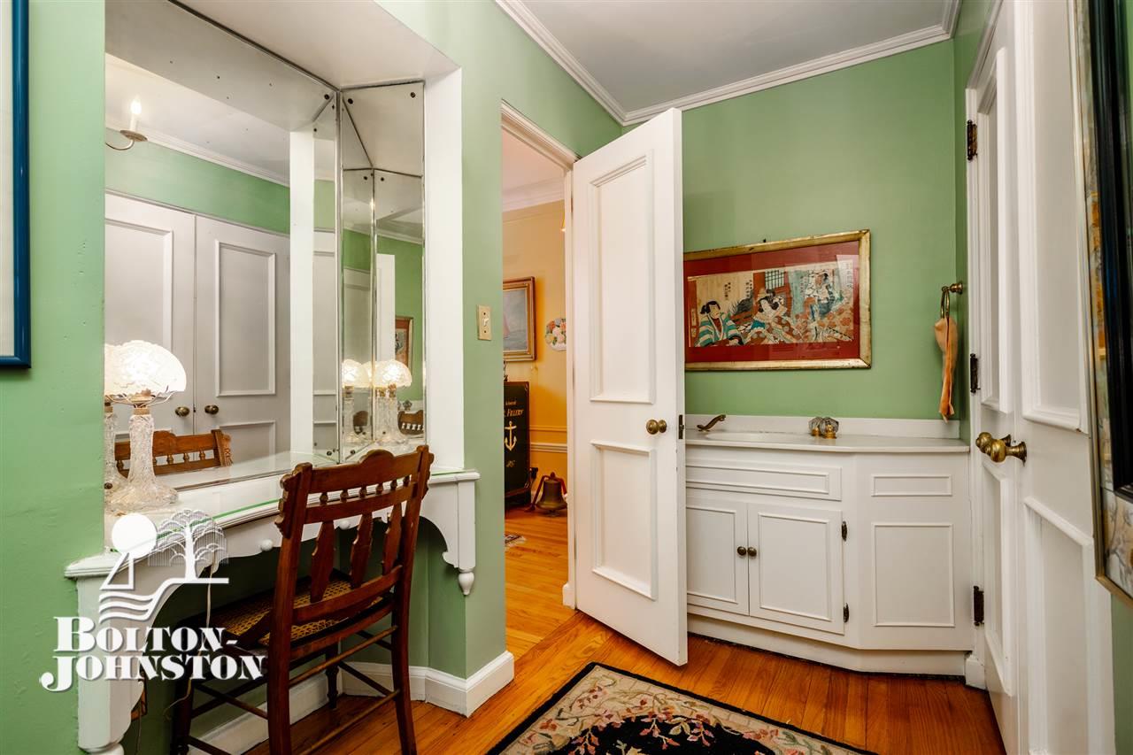 94 Touraine Road Grosse Pointe, MI 48236 - Photo 27 of 95 Powder Room