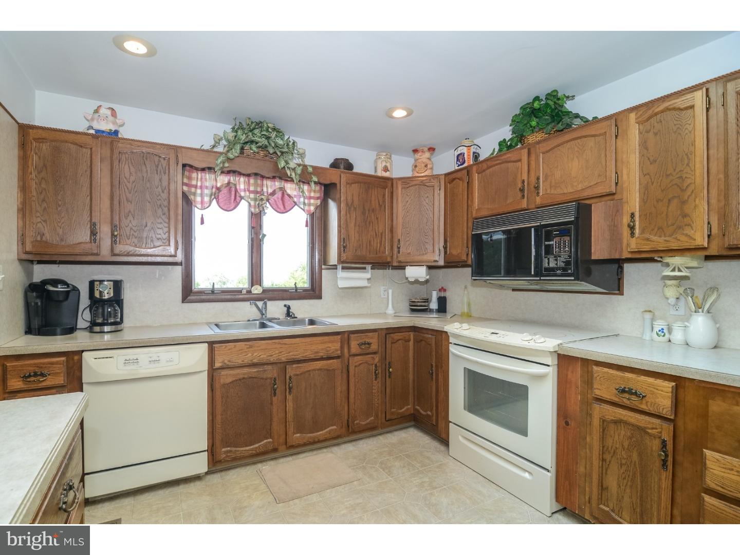 1385 Highpoint Road Coopersburg, PA 18036 - Photo 7 of 23 Gallery Image 7