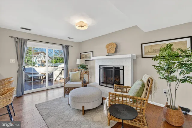 $1,199,900 | 2607 Washington Boulevard, Arlington, VA 22201