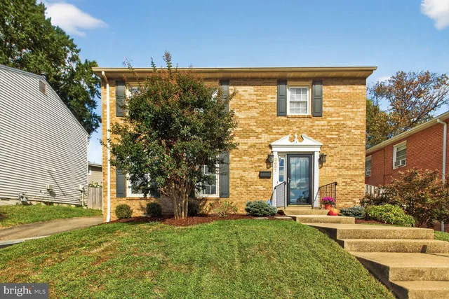 $1,199,900 | 2607 Washington Boulevard, Arlington, VA 22201