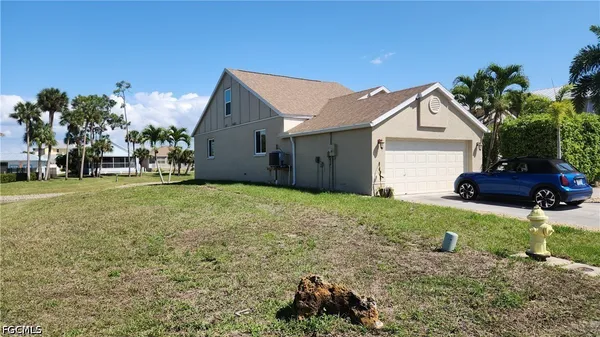 $2,400 | 6118 Montego Bay Loop, Fort Myers, FL 33908