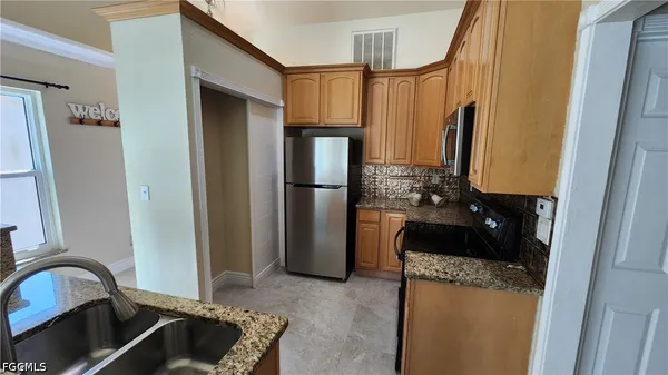 $2,400 | 6118 Montego Bay Loop, Fort Myers, FL 33908