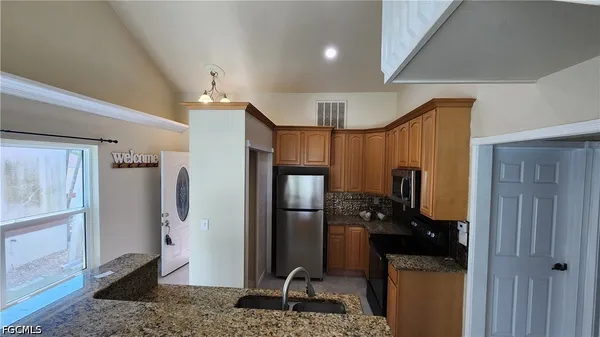 $2,400 | 6118 Montego Bay Loop, Fort Myers, FL 33908
