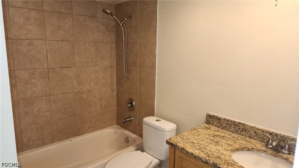 $2,400 | 6118 Montego Bay Loop, Fort Myers, FL 33908
