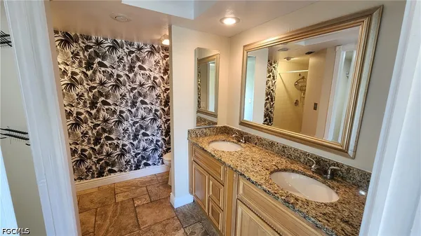 $2,400 | 6118 Montego Bay Loop, Fort Myers, FL 33908