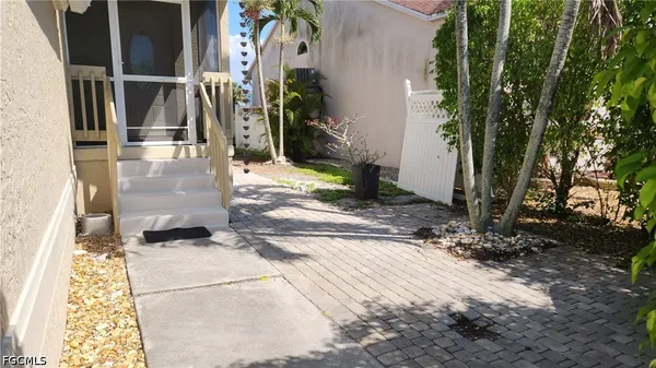 $2,400 | 6118 Montego Bay Loop, Fort Myers, FL 33908