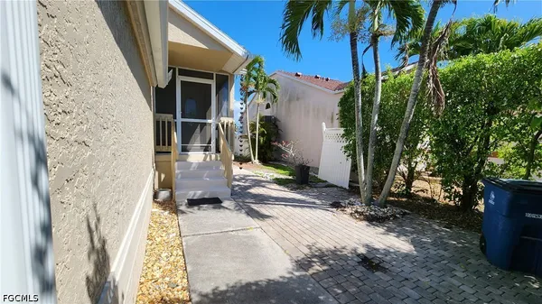 $2,400 | 6118 Montego Bay Loop, Fort Myers, FL 33908