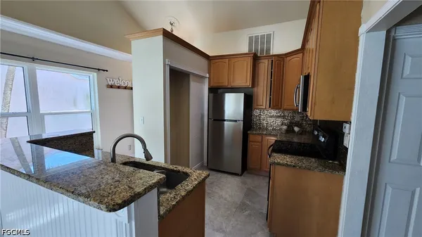 $2,400 | 6118 Montego Bay Loop, Fort Myers, FL 33908