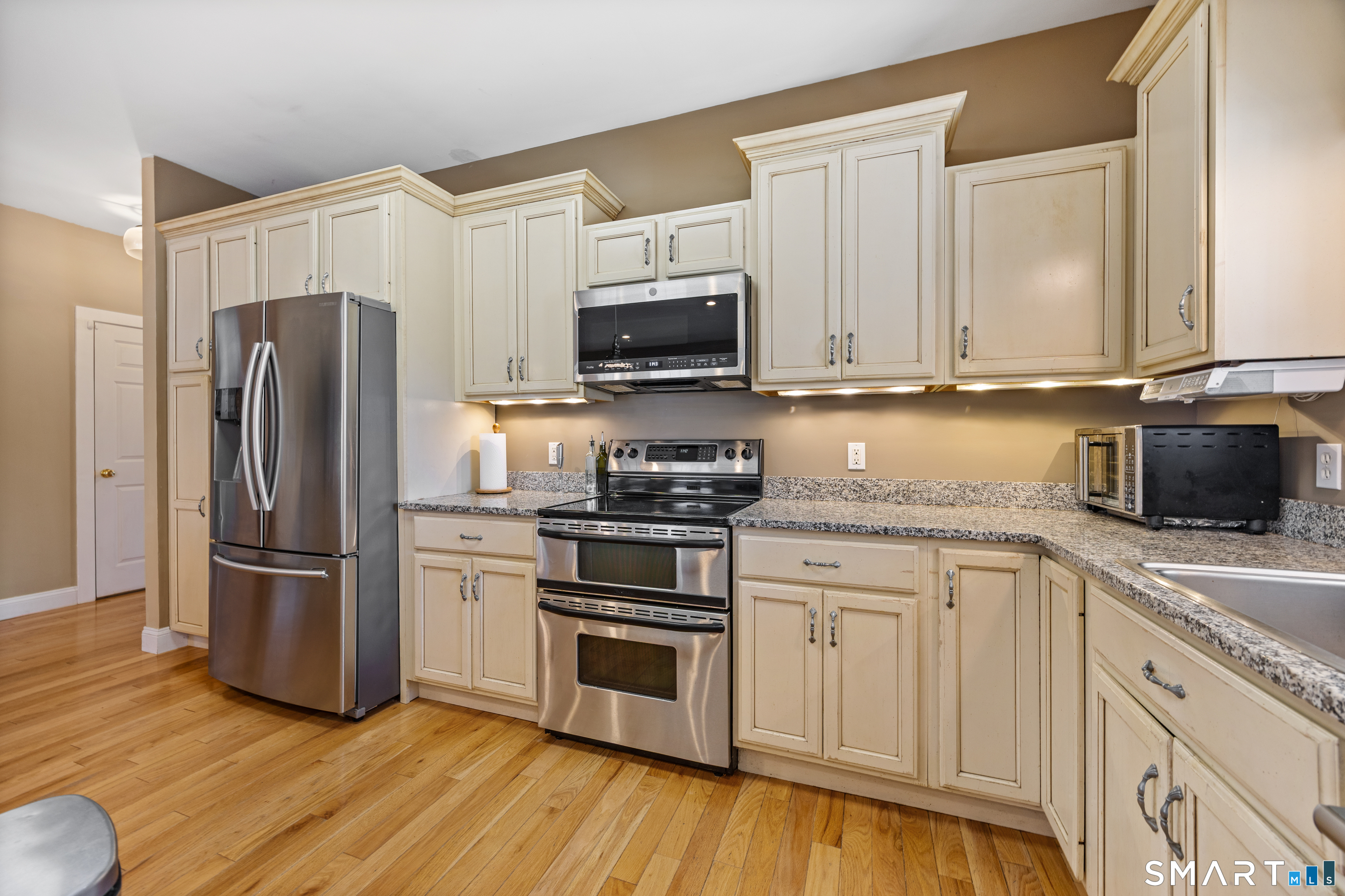 51 Louis Road Middlefield, CT 06455 - Photo 5 of 39 Custom Kitchen