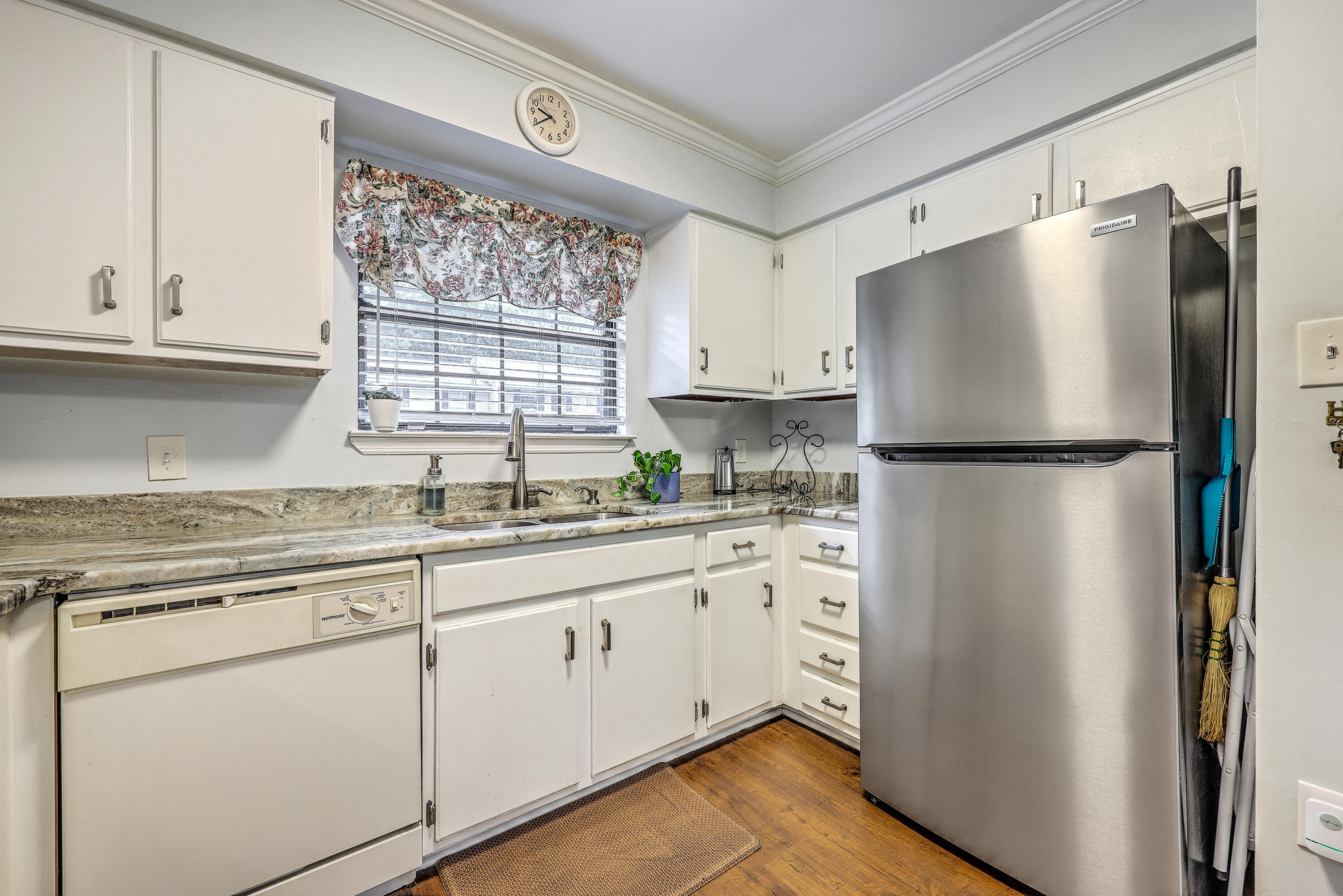 2362 Parsonage Road, Unit 14D Charleston, SC 29414 - Photo 7 of 30 ZYN_2373_4_5_6_7_8_9
